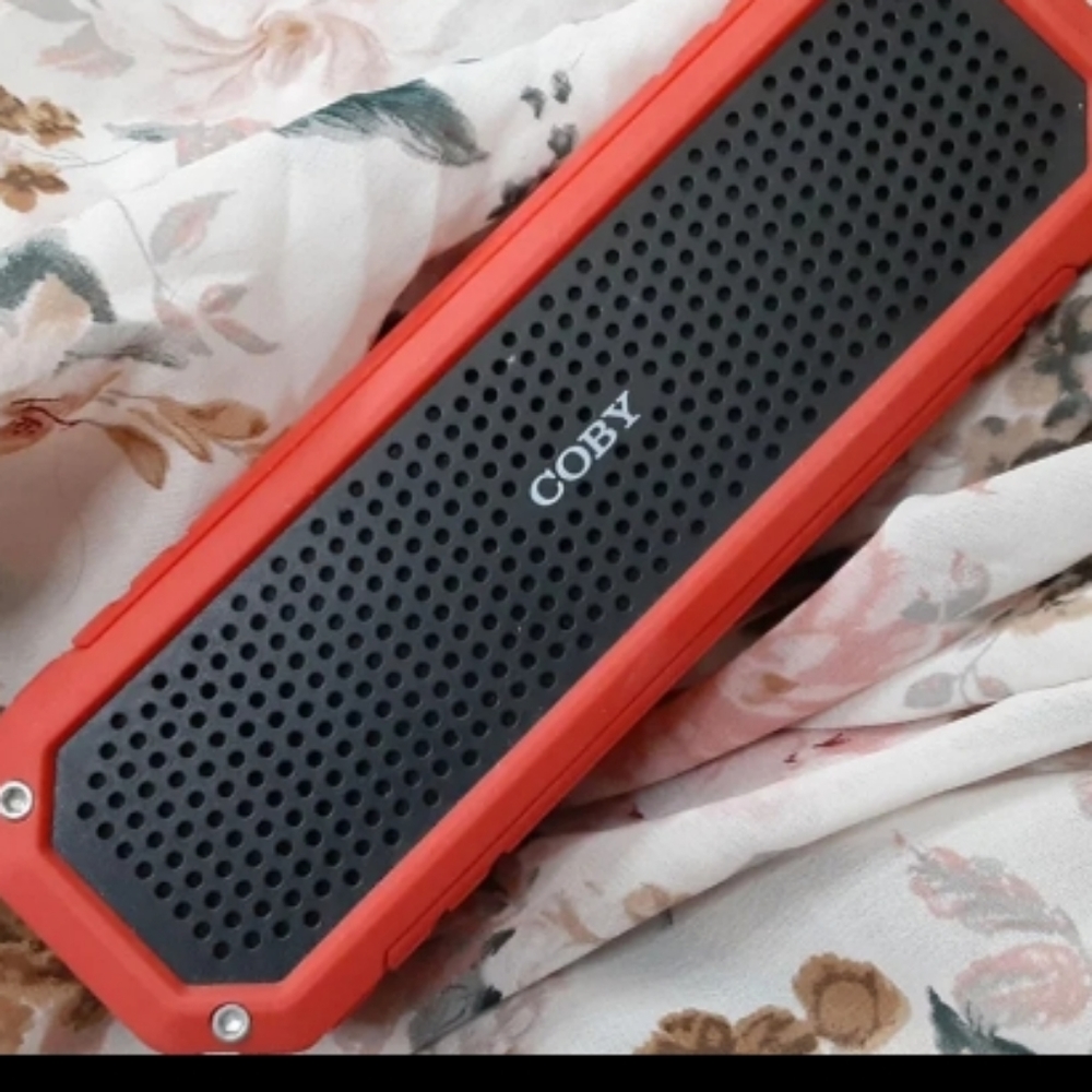Red coby speaker